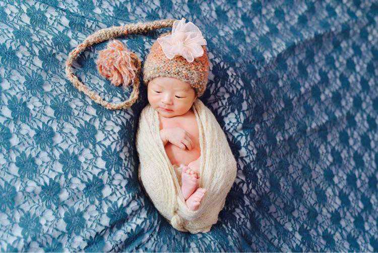 周孕期：胎儿在子宫中的舒适姿势